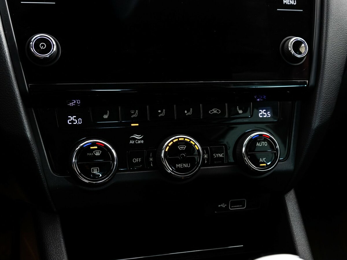 Б/У Шкода Октавия 2019 года. Фото: #10