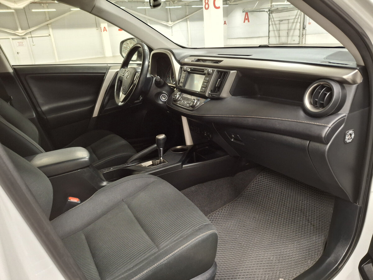 Toyota RAV4 2014 года с пробегом. Фото: #10