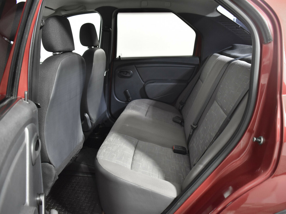 Б/У Рено Логан 2013 года. Фото: #11