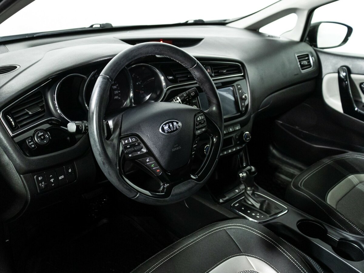 Б/У Киа Сид 2017 года. Фото: #9