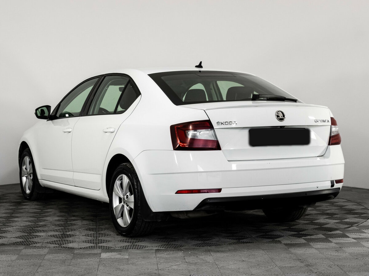 Б/У Шкода Октавия 2017 года. Фото: #5