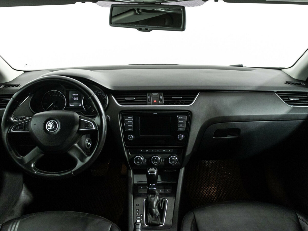 Б/У Шкода Октавия 2013 года. Фото: #11