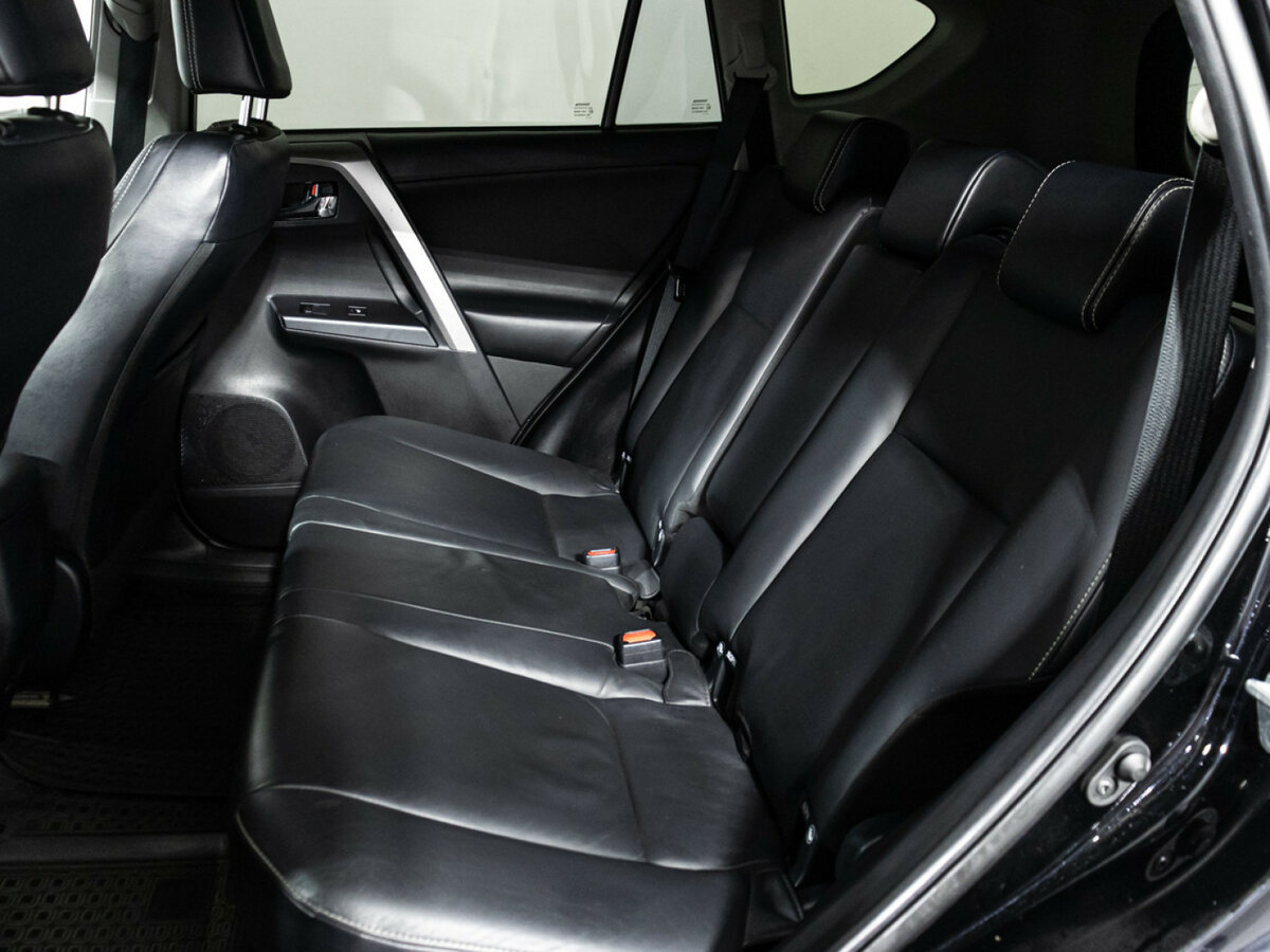 Б/У Тойота Рав4 2016 года. Фото: #9