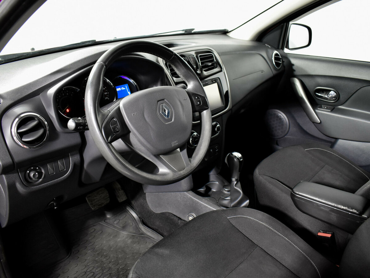 Б/У Рено Сандеро 2016 года. Фото: #8