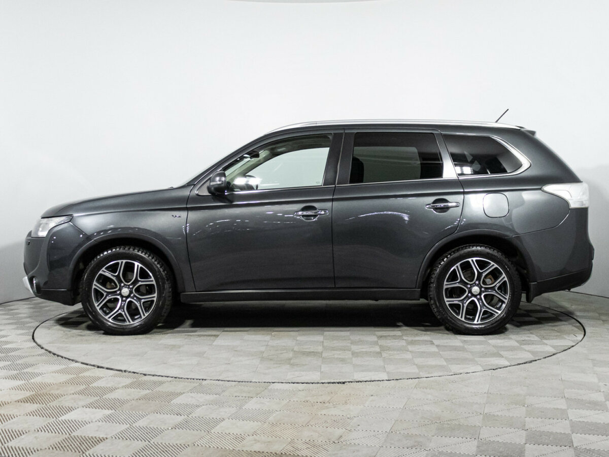 Б/У Митсубиши Оутлэндер 2014 года. Фото: #7