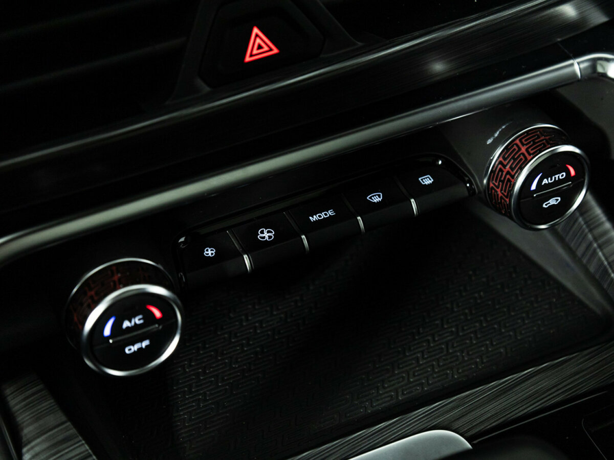 Geely Tugella 2023 года с пробегом. Фото: #19