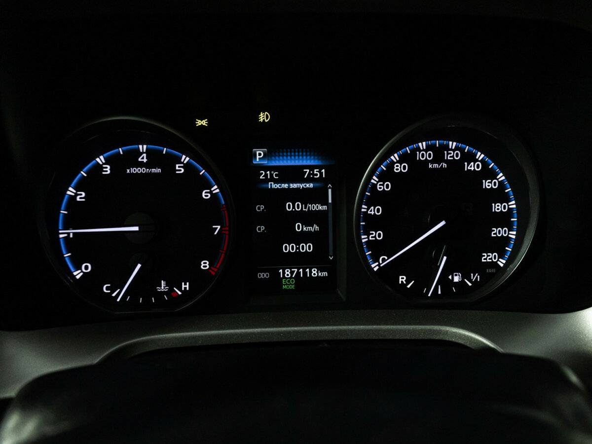 Б/У Тойота Рав4 2016 года. Фото: #9