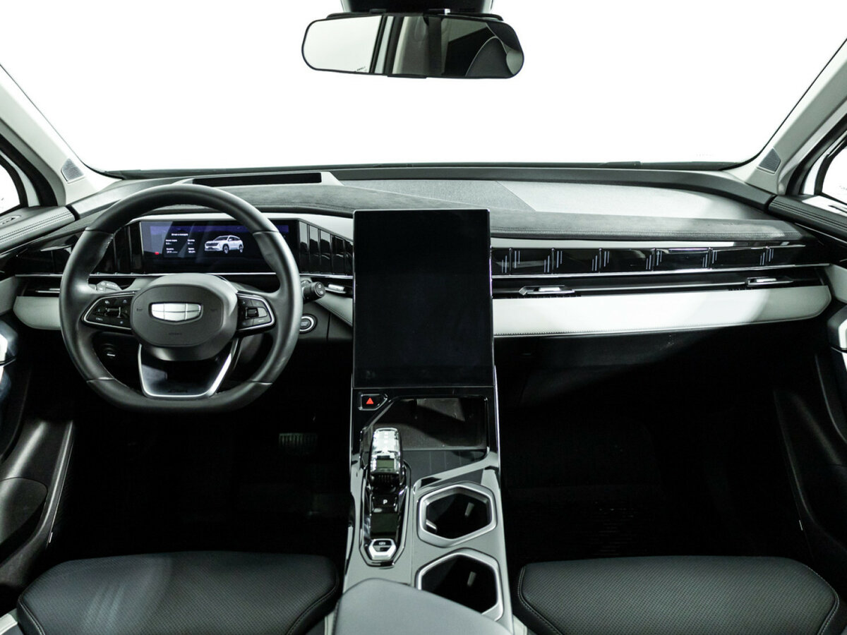 Geely Atlas 2024 года с пробегом. Фото: #12