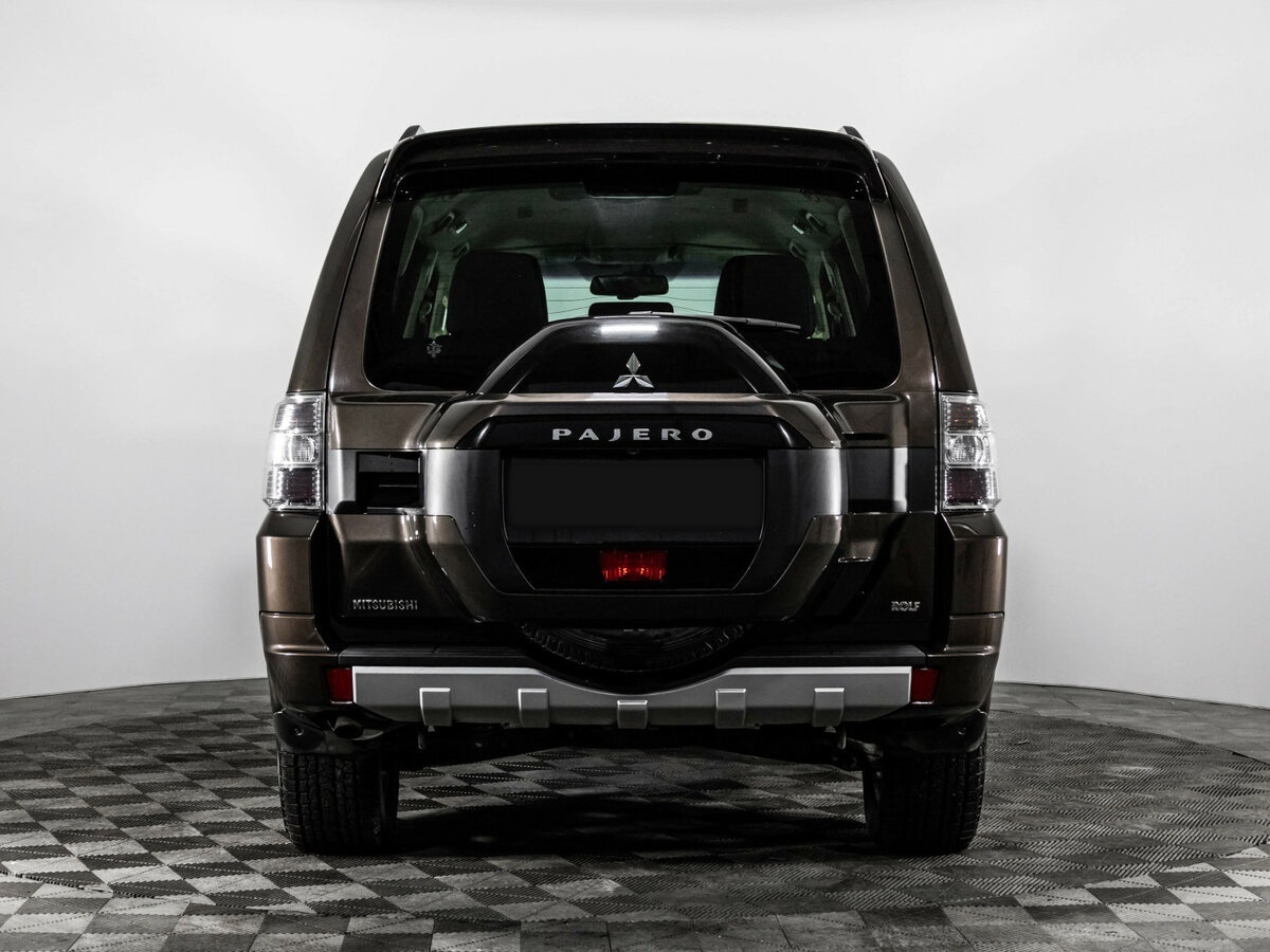Mitsubishi Pajero 2017 года с пробегом. Фото: #6
