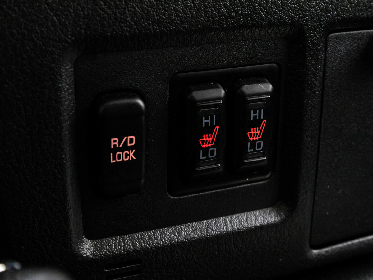 Mitsubishi Pajero 2017 года с пробегом. Фото: #18