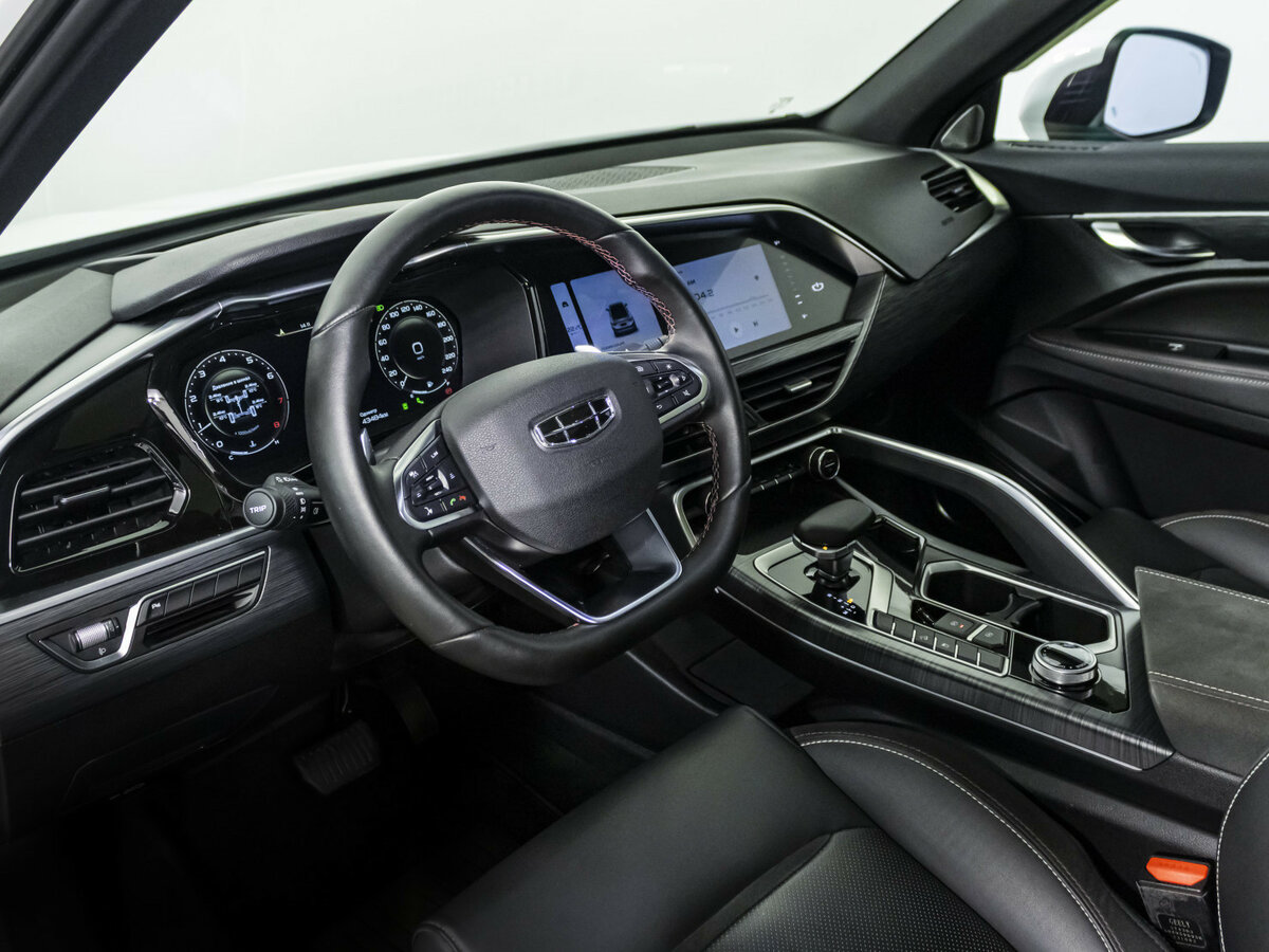 Geely Tugella 2023 года с пробегом. Фото: #8