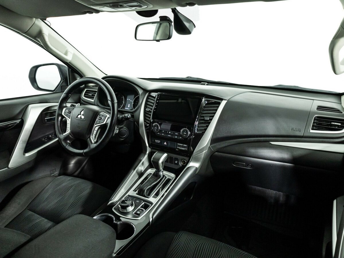 Mitsubishi Pajero Sport 2018 года с пробегом. Фото: #6