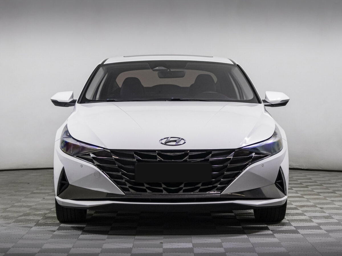 Hyundai Elantra 2021 года с пробегом. Фото: #1