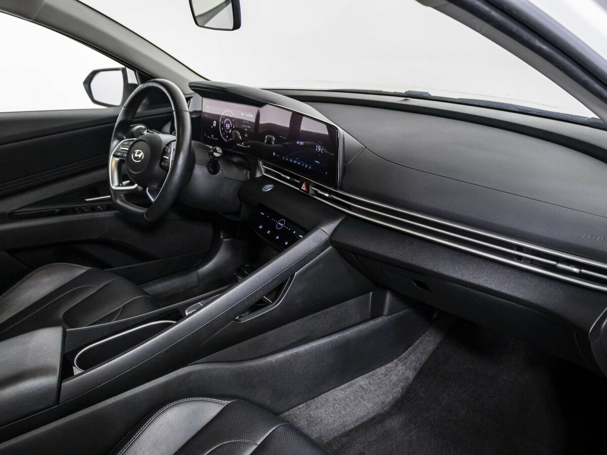 Hyundai Elantra 2021 года с пробегом. Фото: #6