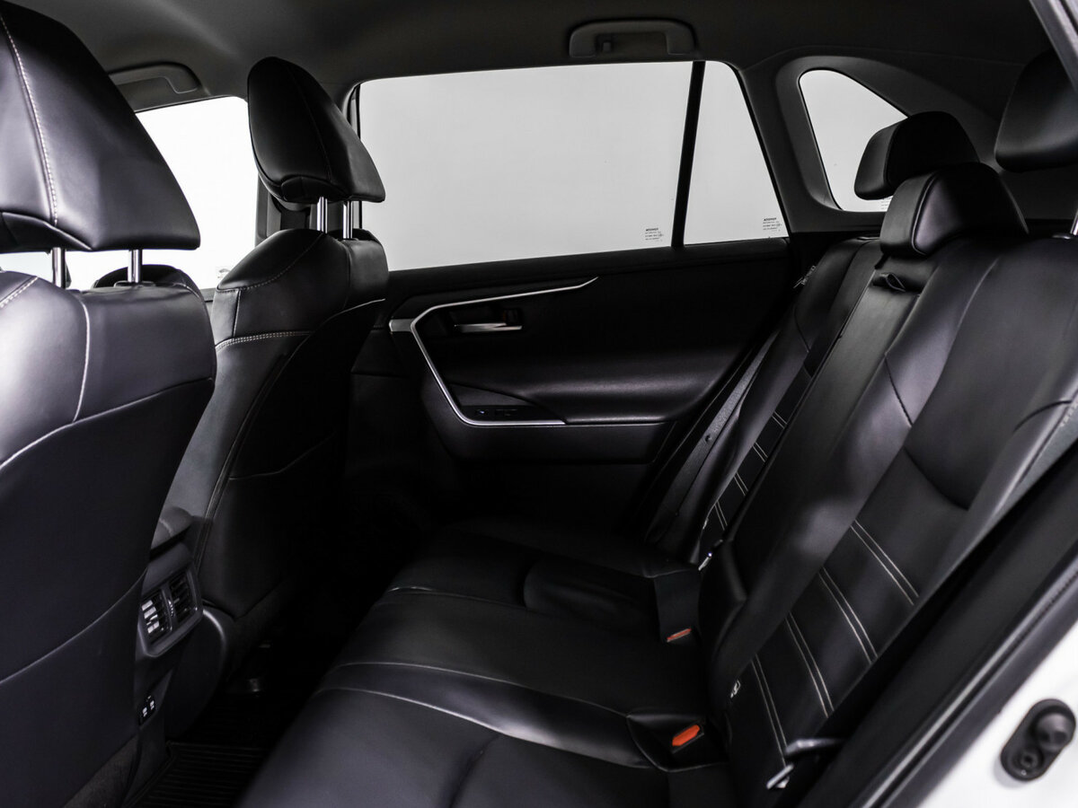 Toyota RAV4 2019 года с пробегом. Фото: #9