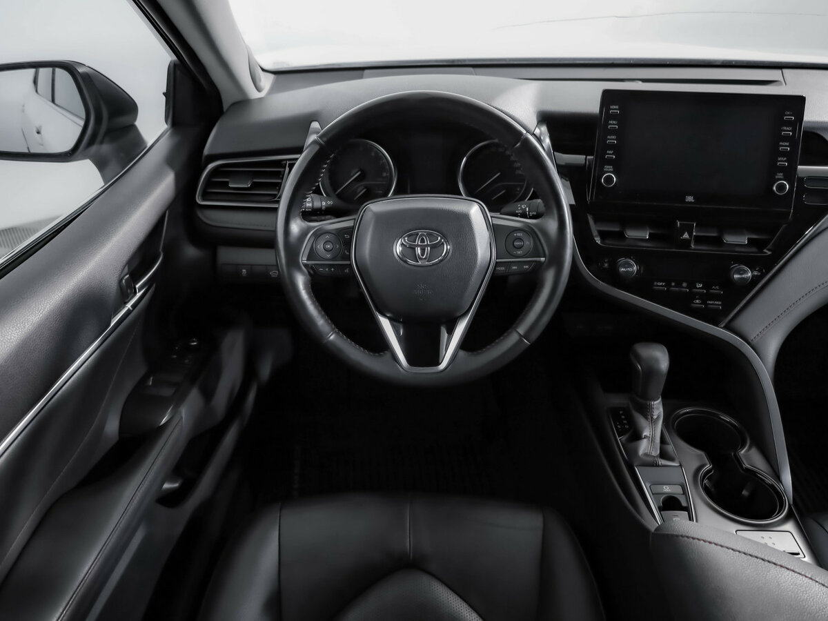 Toyota Camry 2021 года с пробегом. Фото: #9