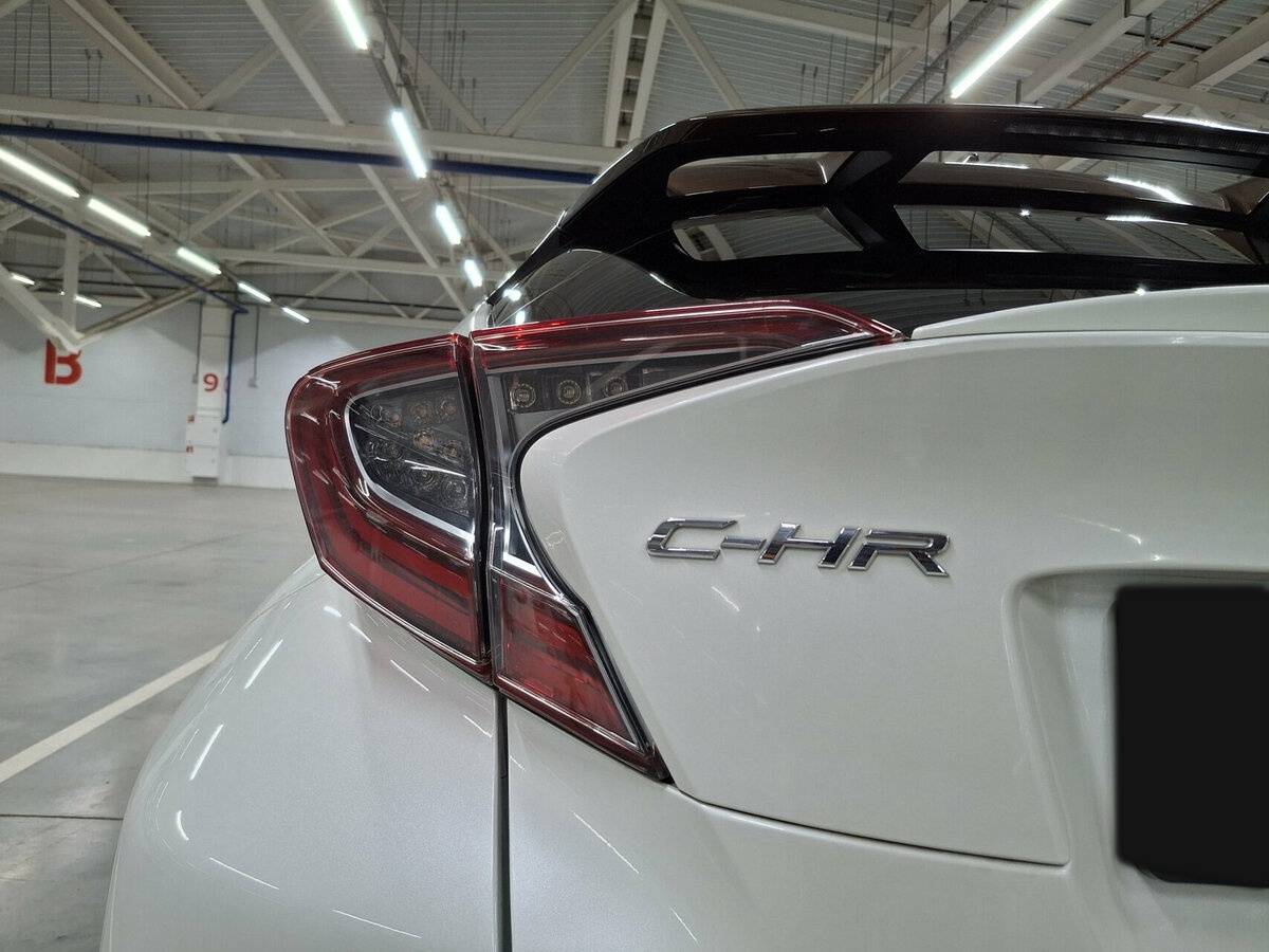 Toyota C-HR 2019 года с пробегом. Фото: #8