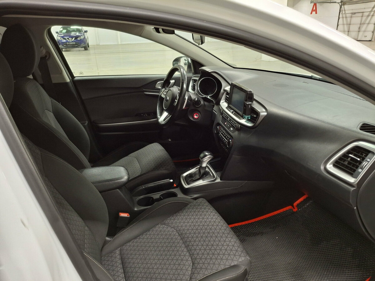Kia Ceed 2019 года с пробегом. Фото: #10