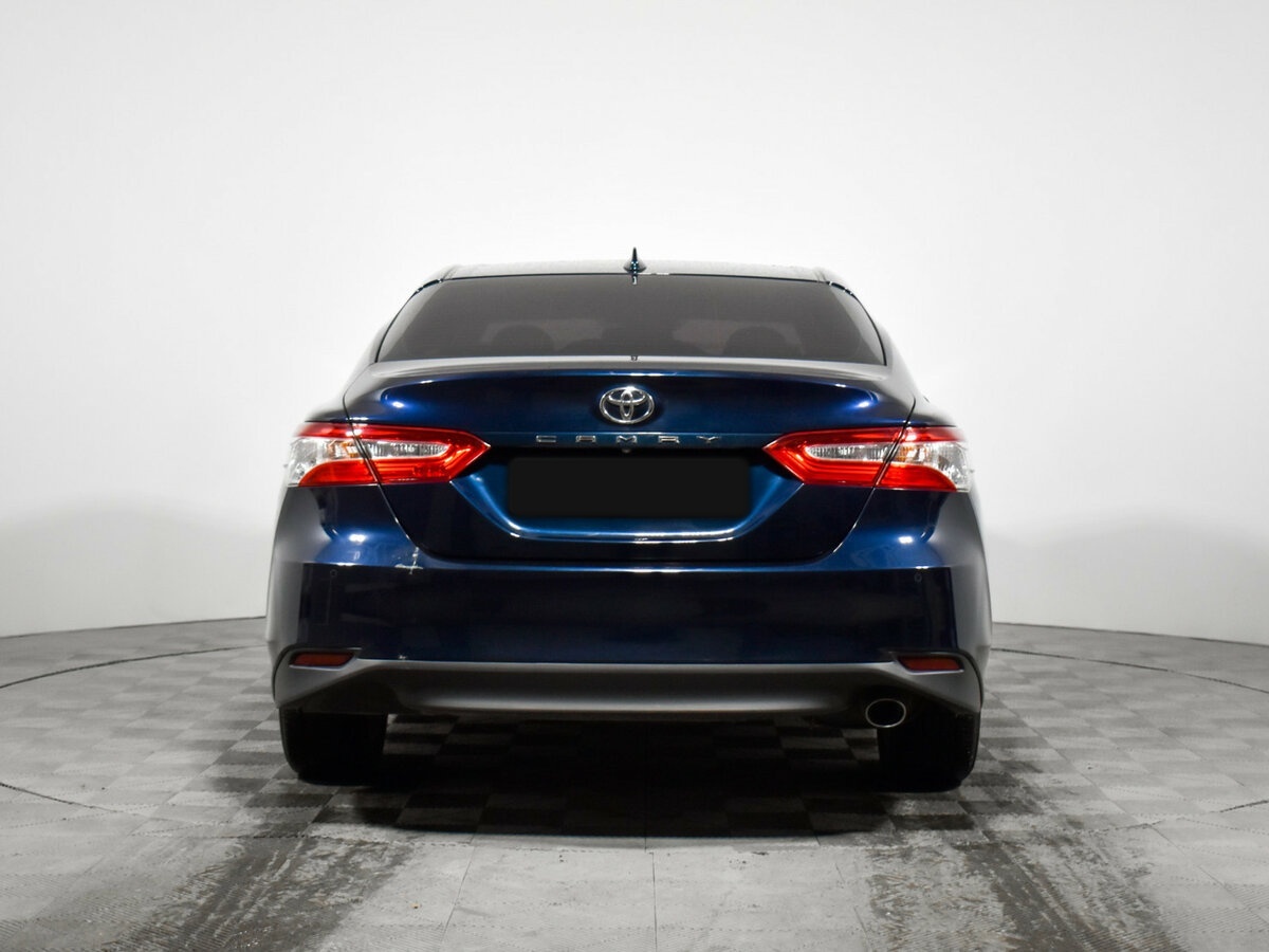 Б/У Тойота Камри 2018 года. Фото: #4