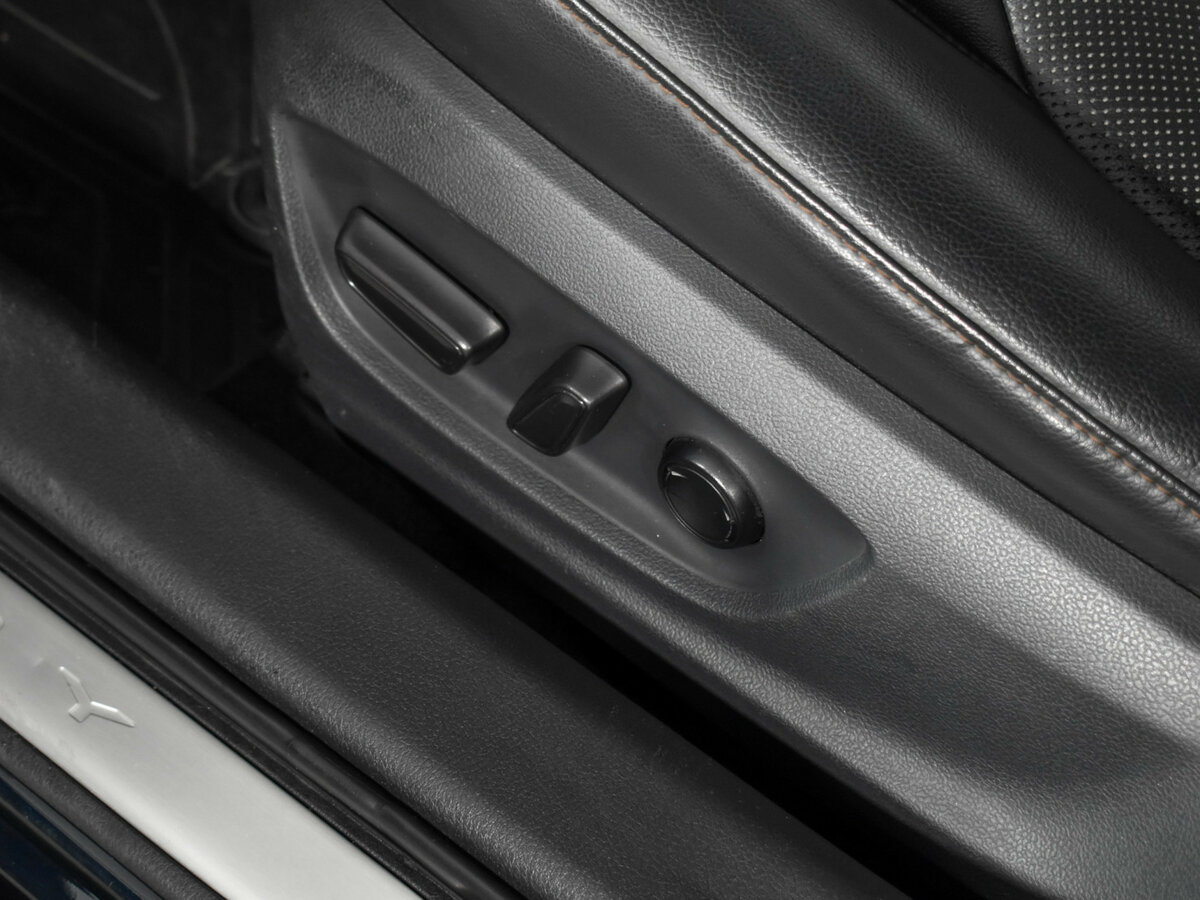 Б/У Тойота Камри 2018 года. Фото: #8