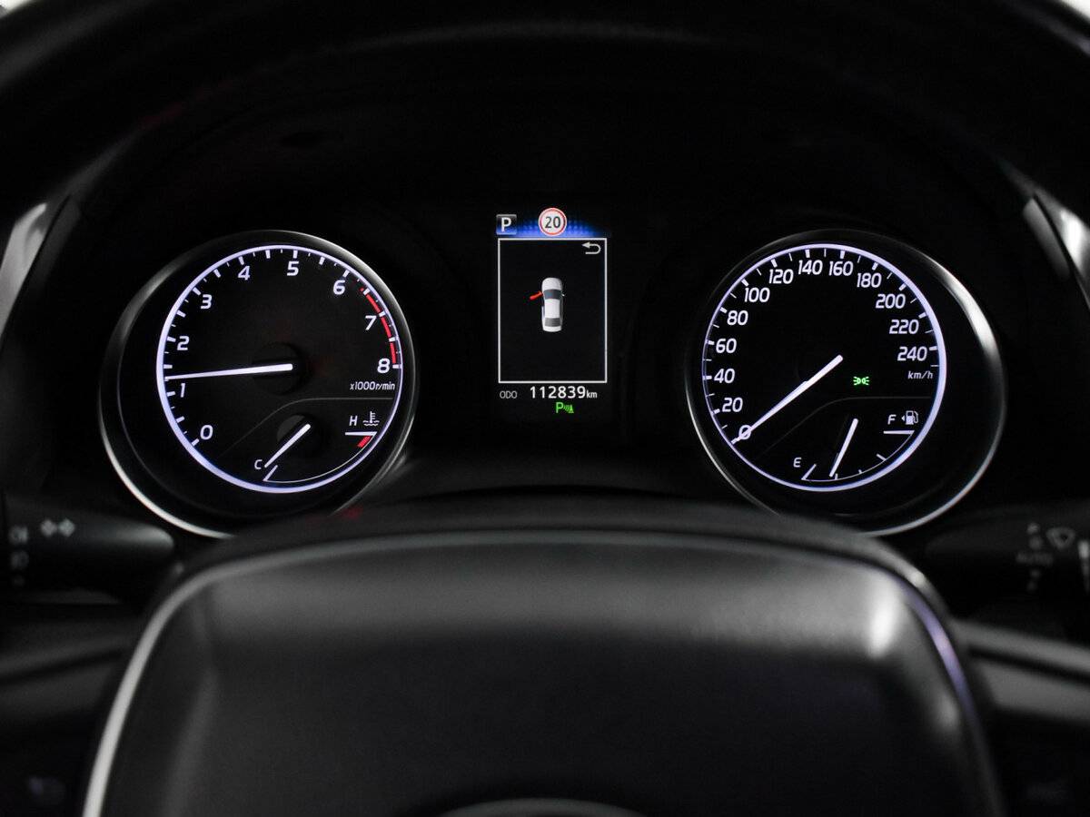 Б/У Тойота Камри 2018 года. Фото: #18