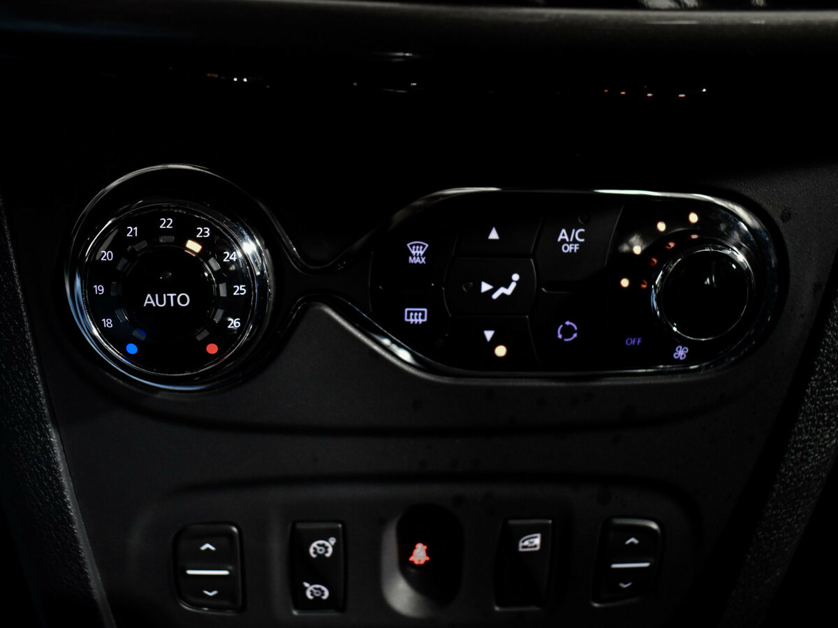 Б/У Рено Сандеро 2016 года. Фото: #14