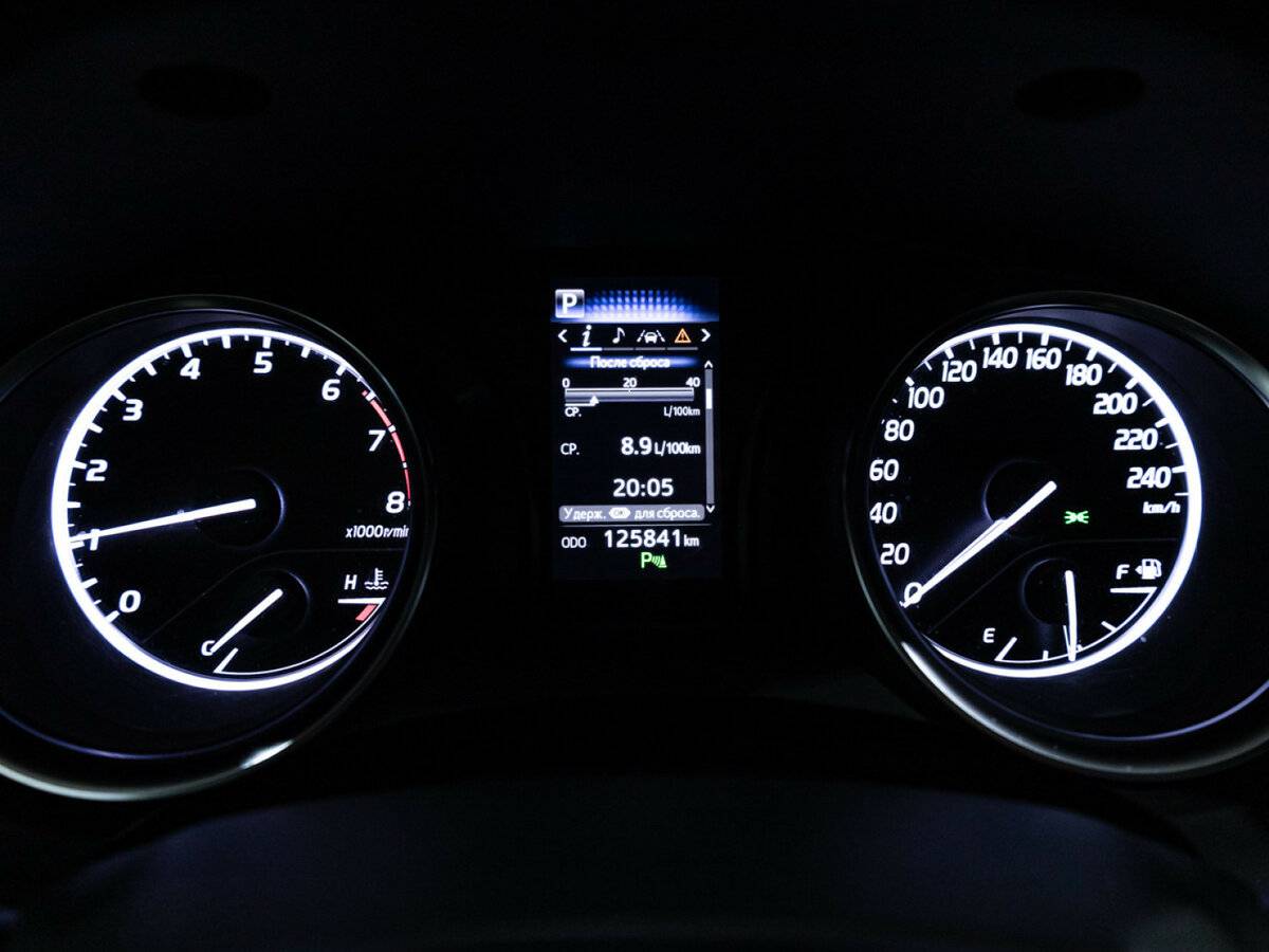 Toyota Camry 2018 года с пробегом. Фото: #11