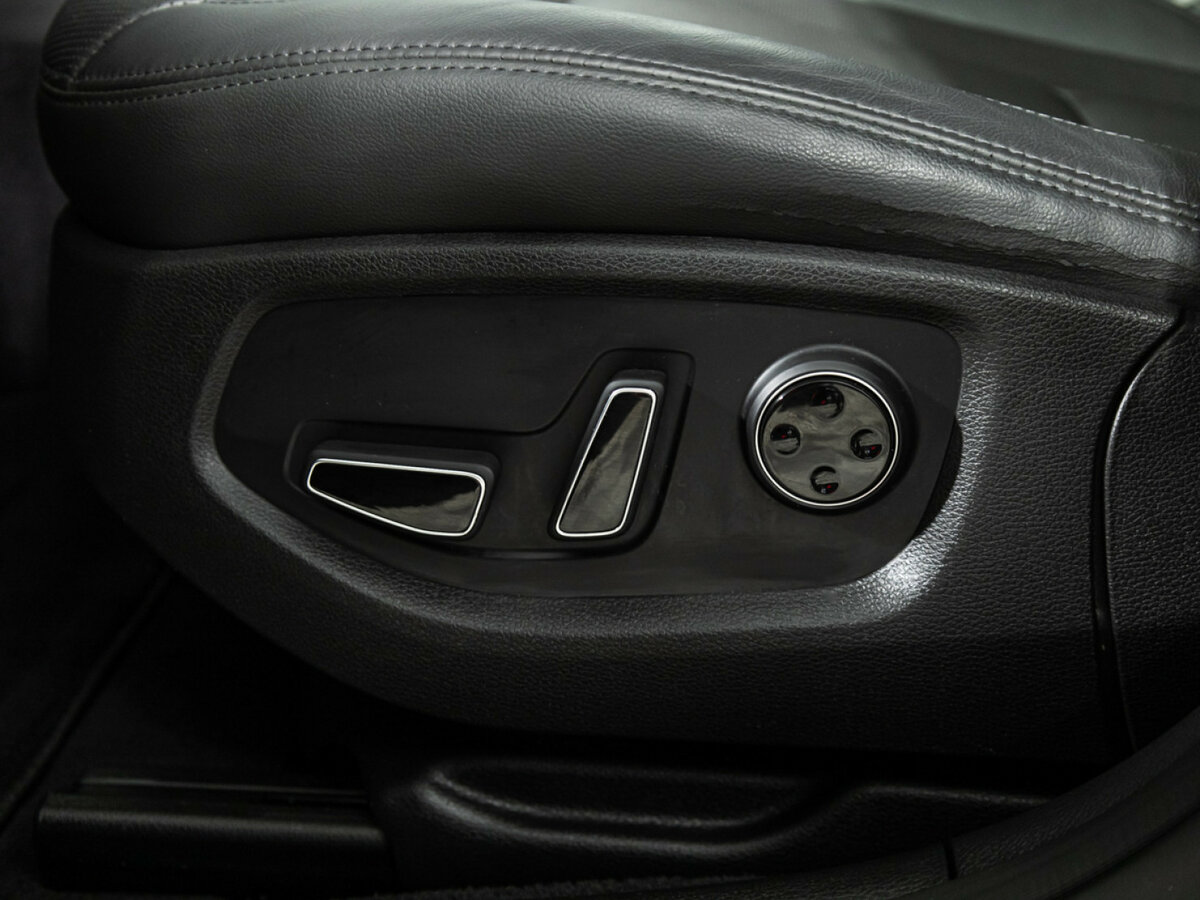 Hyundai Genesis 2015 года с пробегом. Фото: #14