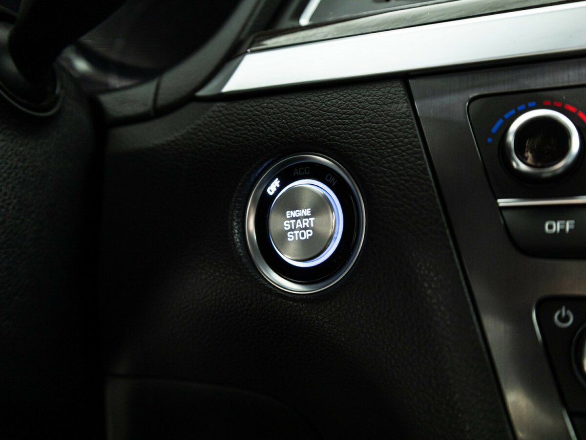 Hyundai Genesis 2015 года с пробегом. Фото: #23