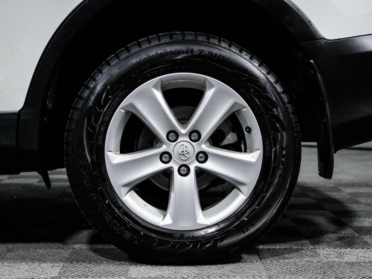 Toyota RAV4 2013 года с пробегом. Фото: #14