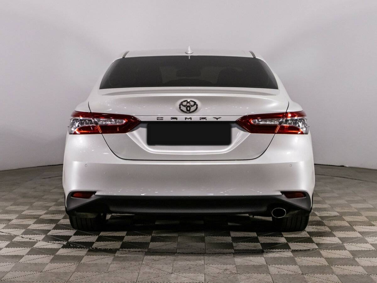 Toyota Camry 2019 года с пробегом. Фото: #5