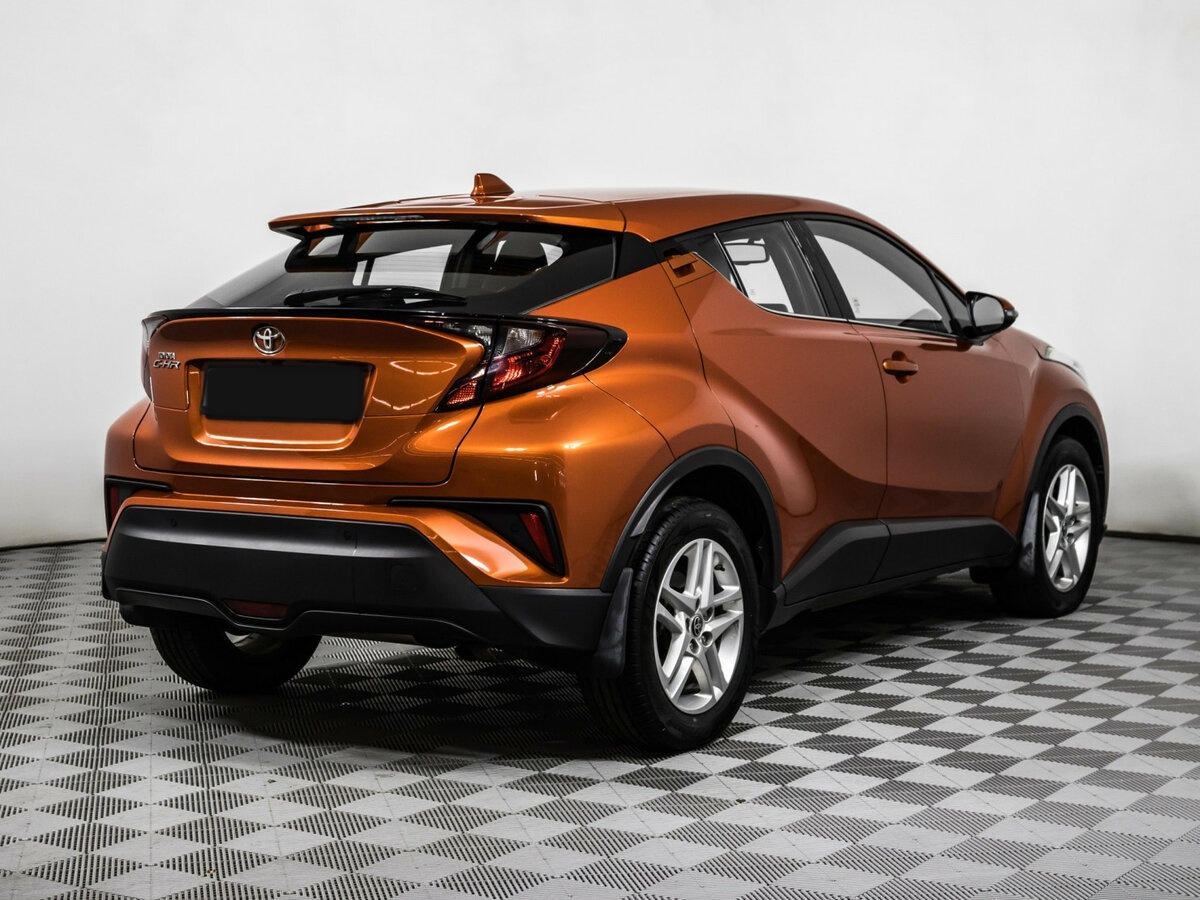 Toyota C-HR 2019 года с пробегом. Фото: #4