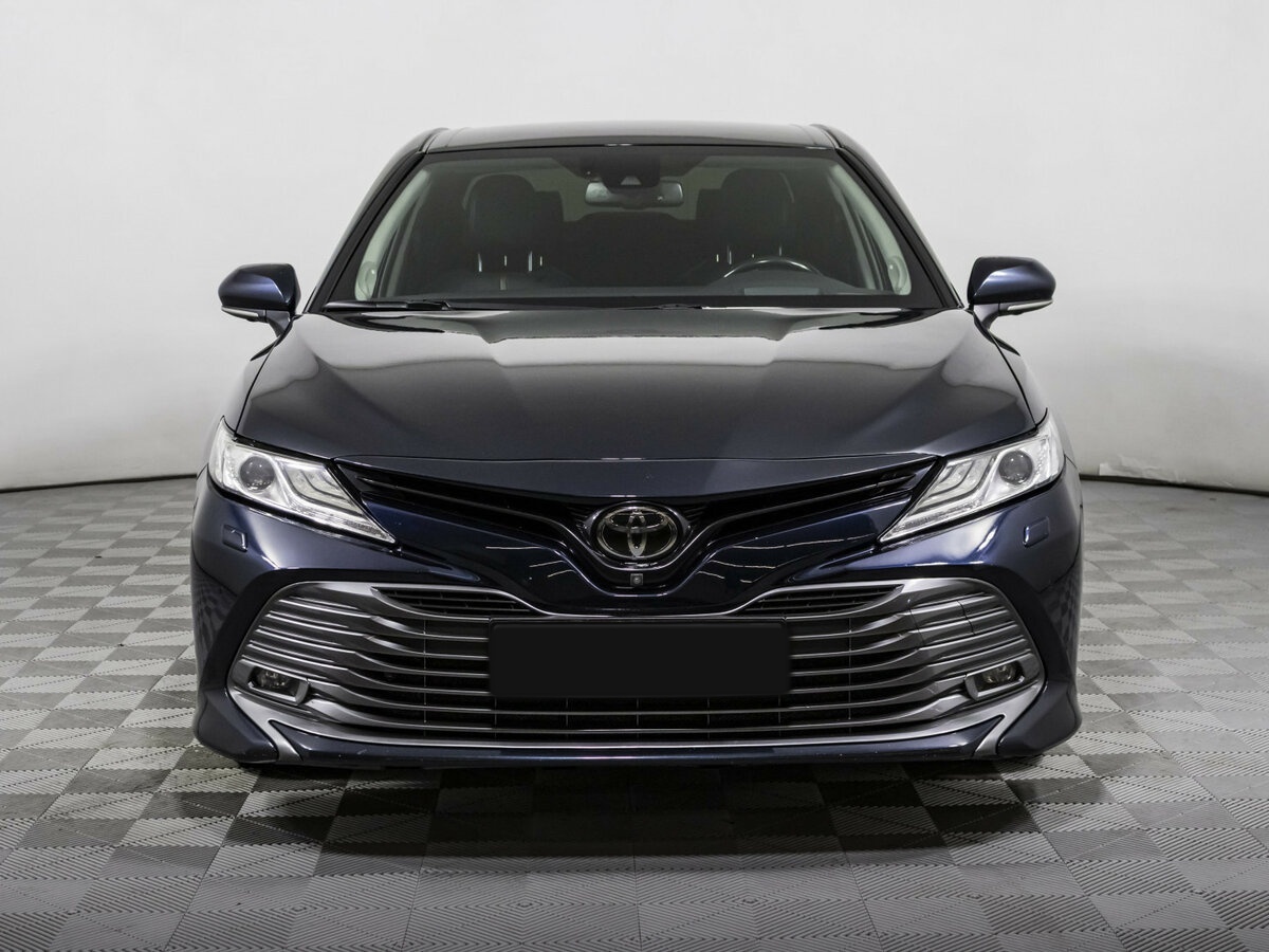 Toyota Camry 2018 года с пробегом. Фото: #1