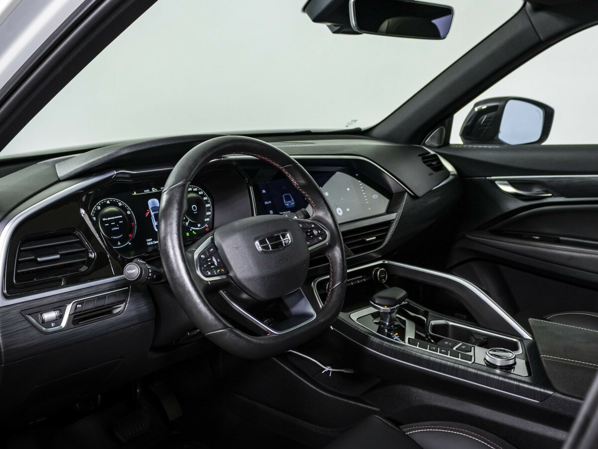 Geely Tugella 2023 года с пробегом. Фото: #7