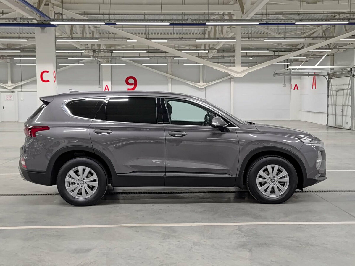 Hyundai Santa Fe 2019 года с пробегом. Фото: #3