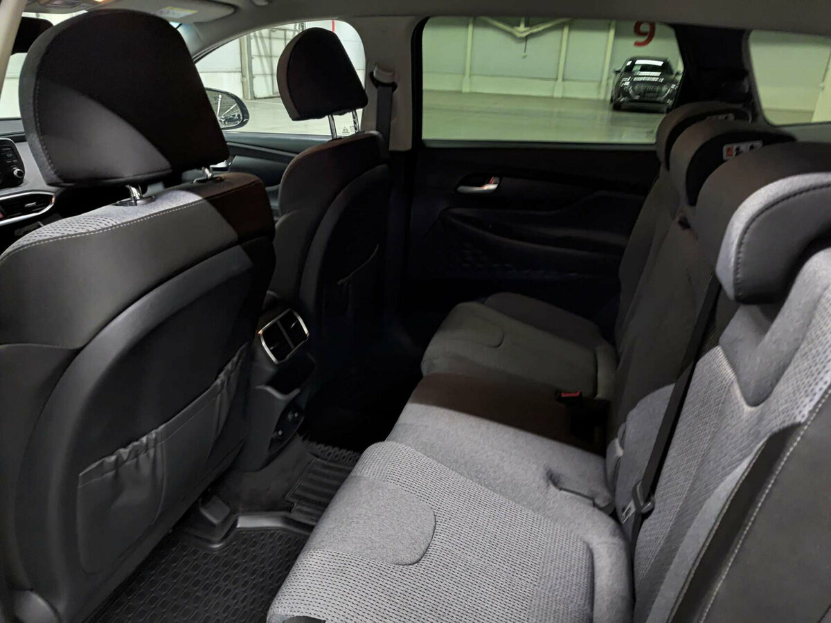 Hyundai Santa Fe 2019 года с пробегом. Фото: #11