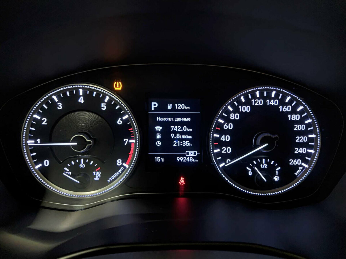 Hyundai Santa Fe 2019 года с пробегом. Фото: #12