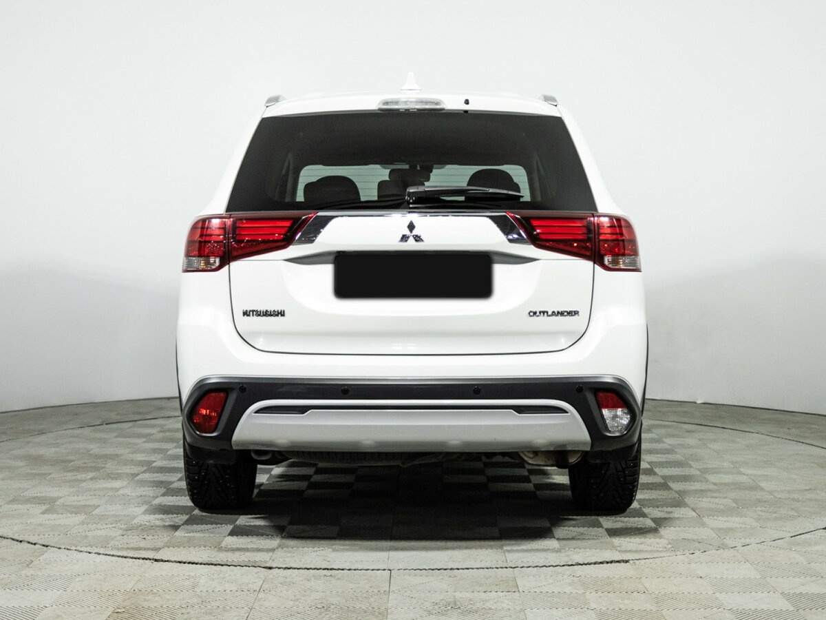 Mitsubishi Outlander 2018 года с пробегом. Фото: #4
