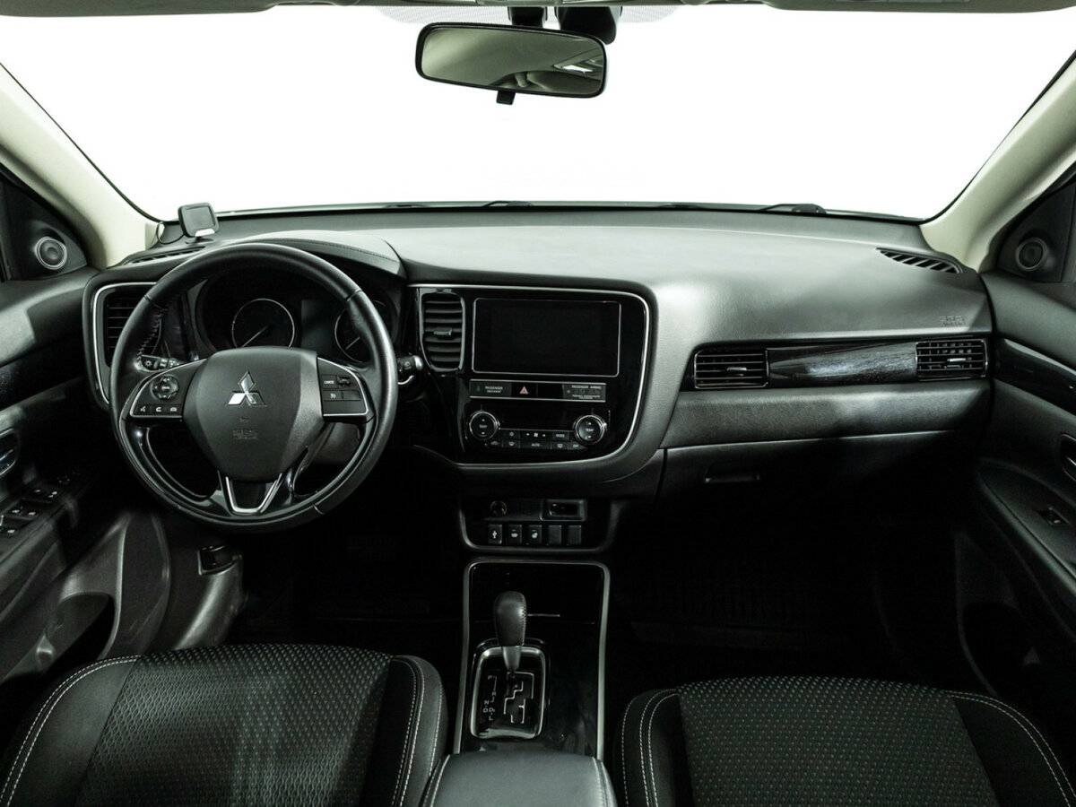 Mitsubishi Outlander 2018 года с пробегом. Фото: #10