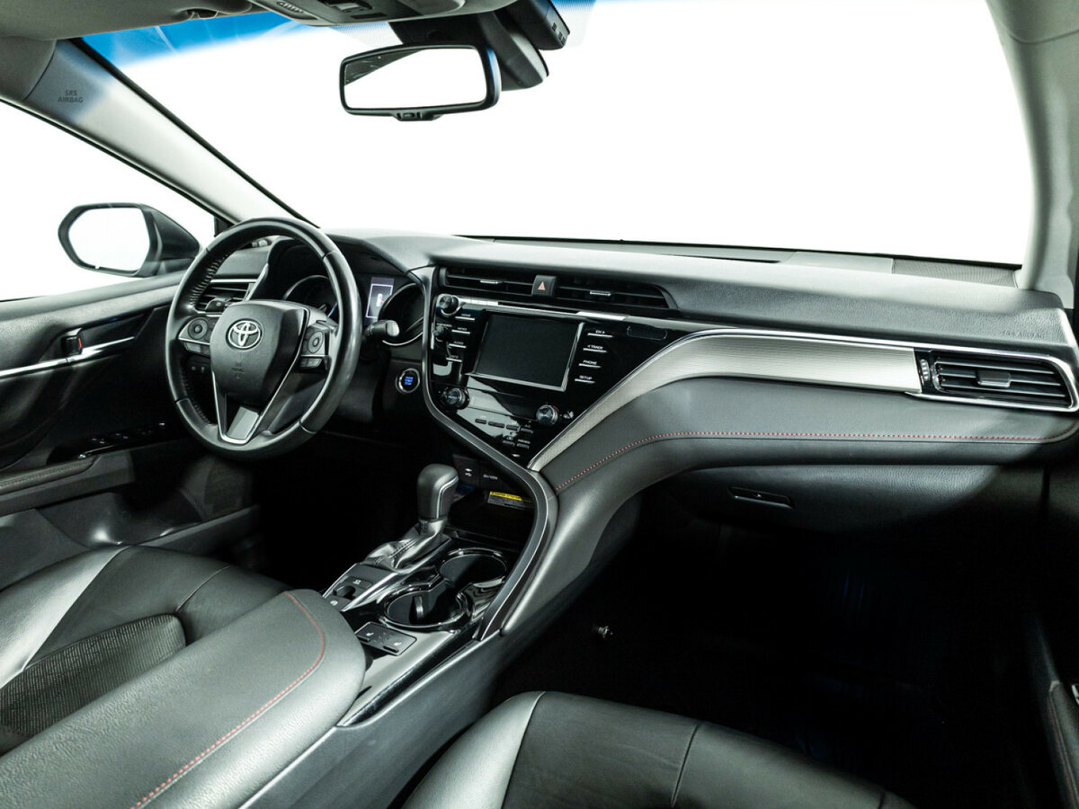 Toyota Camry 2020 года с пробегом. Фото: #6