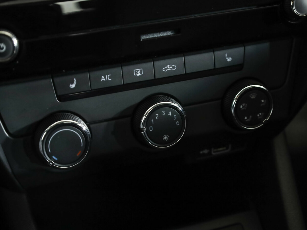 Б/У Шкода Октавия 2019 года. Фото: #14