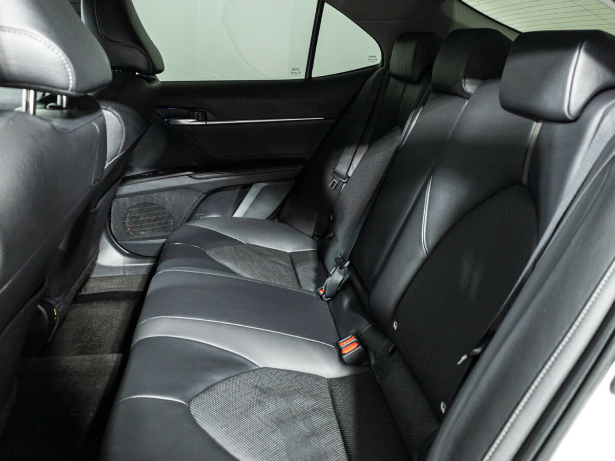 Toyota Camry 2021 года с пробегом. Фото: #9