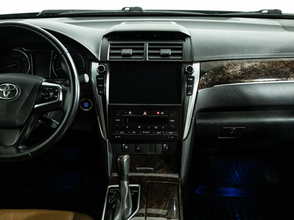 Б/У Тойота Камри 2016 года. Фото: #11