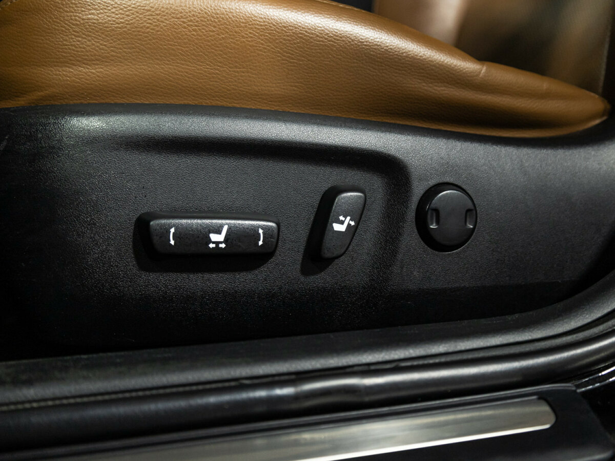 Б/У Тойота Камри 2016 года. Фото: #12