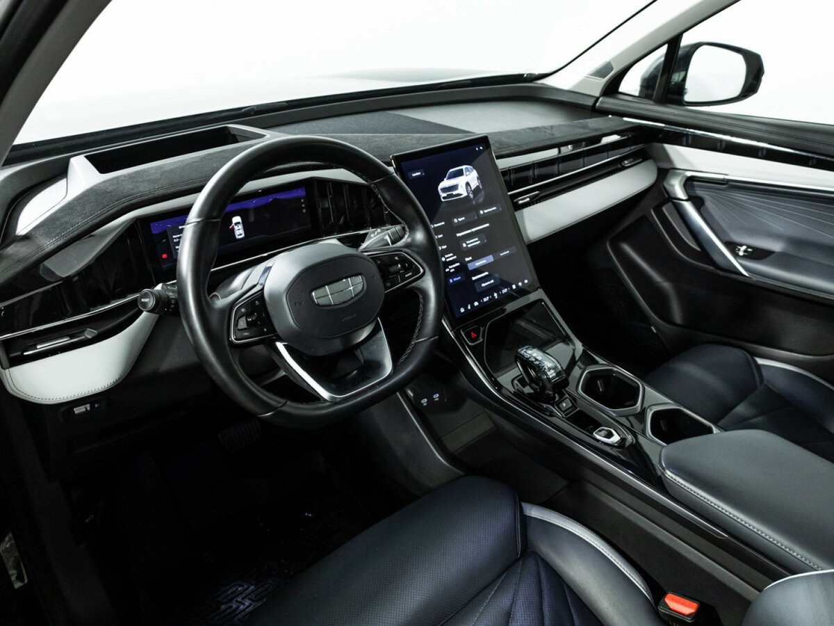 Geely Atlas 2024 года с пробегом. Фото: #8