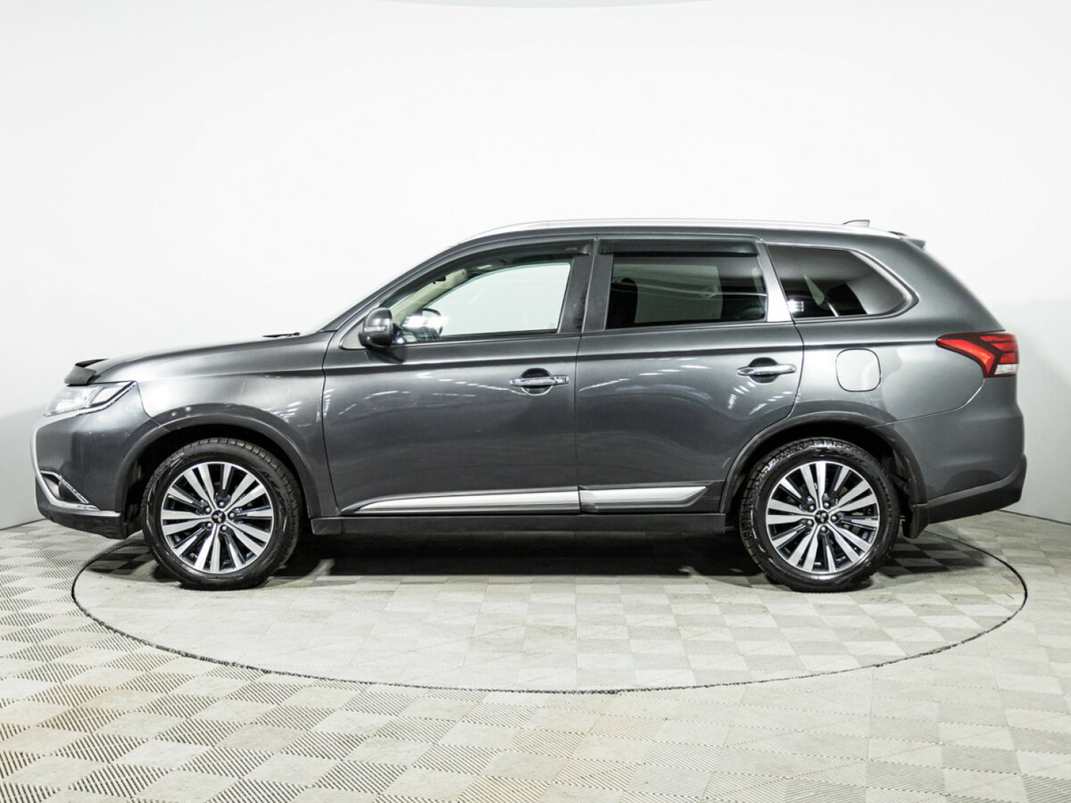 Б/У Митсубиши Оутлэндер 2020 года. Фото: #6