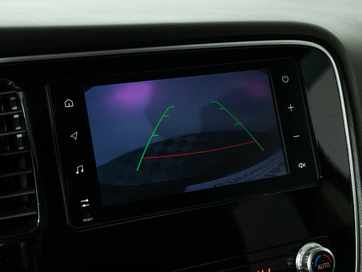 Б/У Митсубиши Оутлэндер 2020 года. Фото: #12