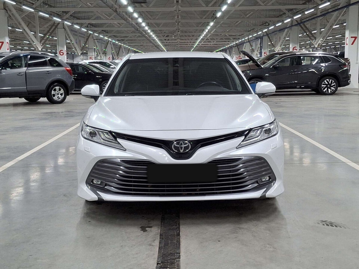 Toyota Camry 2020 года с пробегом. Фото: #1