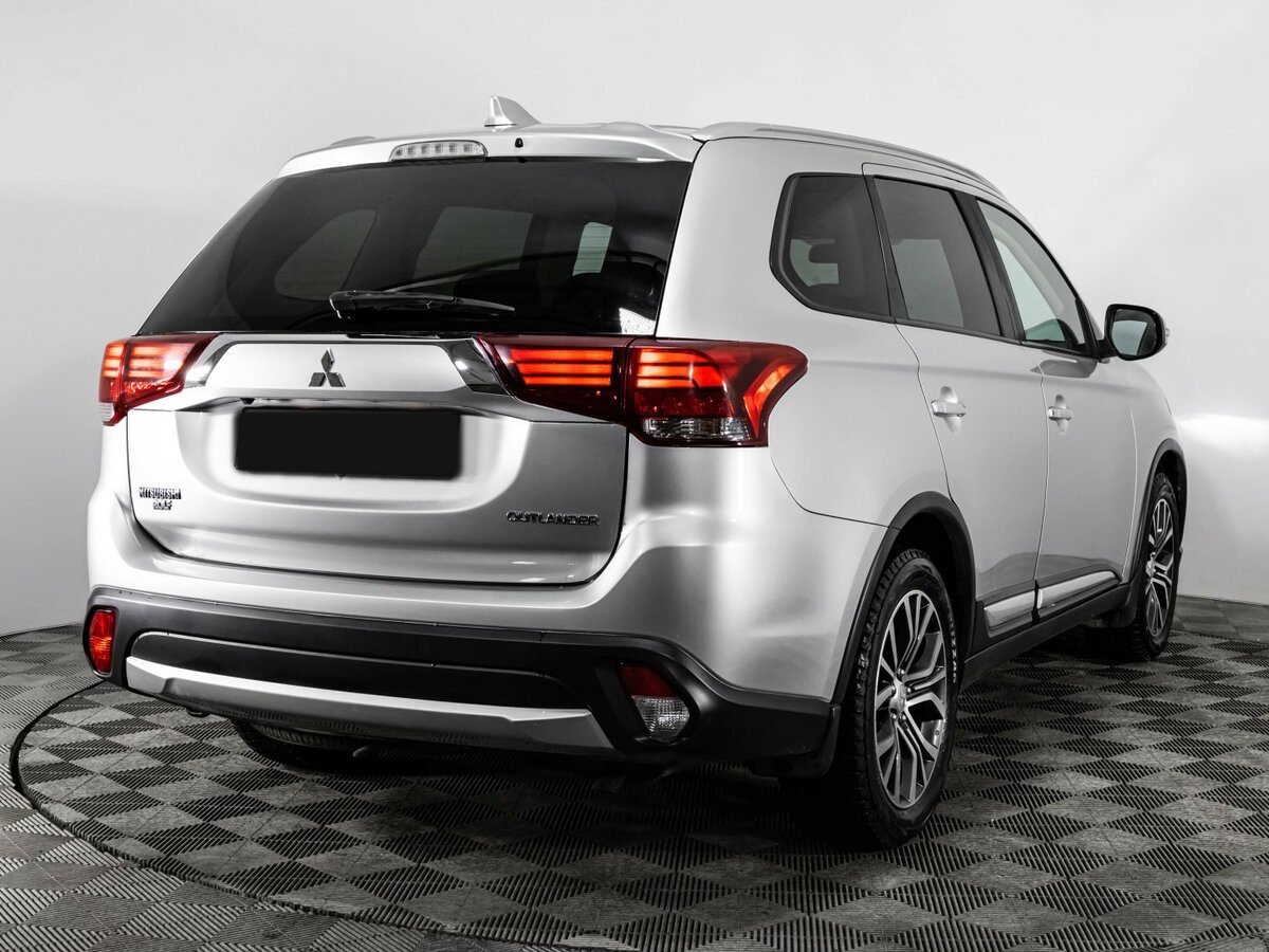 Mitsubishi Outlander 2018 года с пробегом. Фото: #3