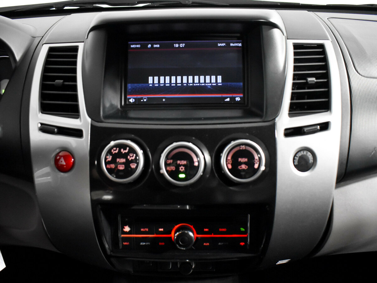 Б/У Митсубиши Паджеро Спорт 2013 года. Фото: #12